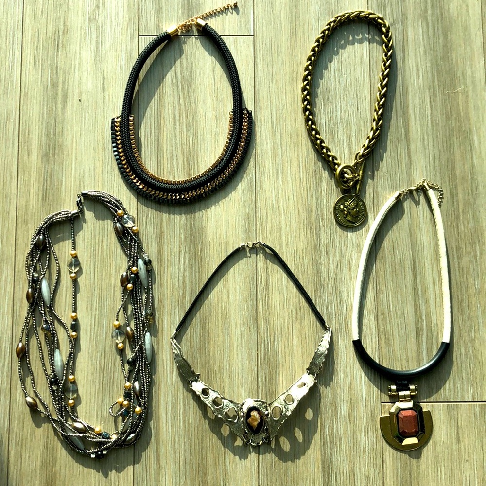 💍 Set of 5 necklaces! 💍